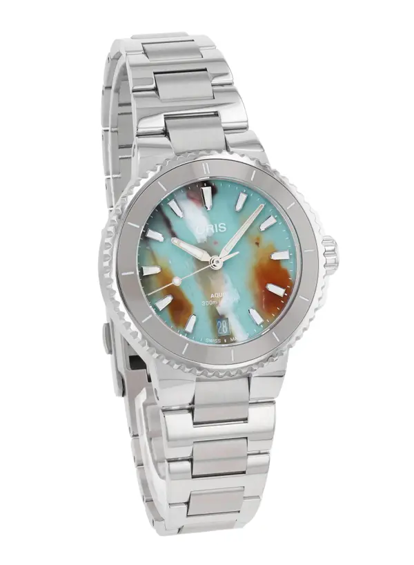 Oris Aquis Date Upcycle, reference 01 733 7792 4150-07 8 19 05P